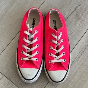 Hot pink converse size 6